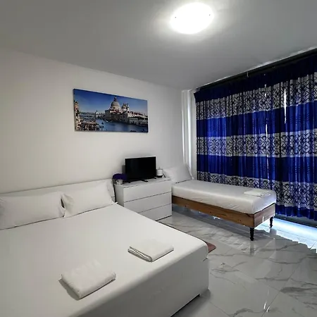 アパート Venice Night 11 メストレ